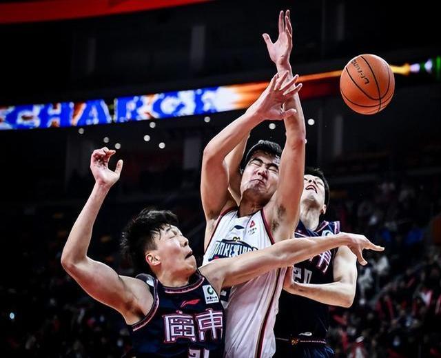 包含北京城街大胜对手，继续紧逼积分前列的词条