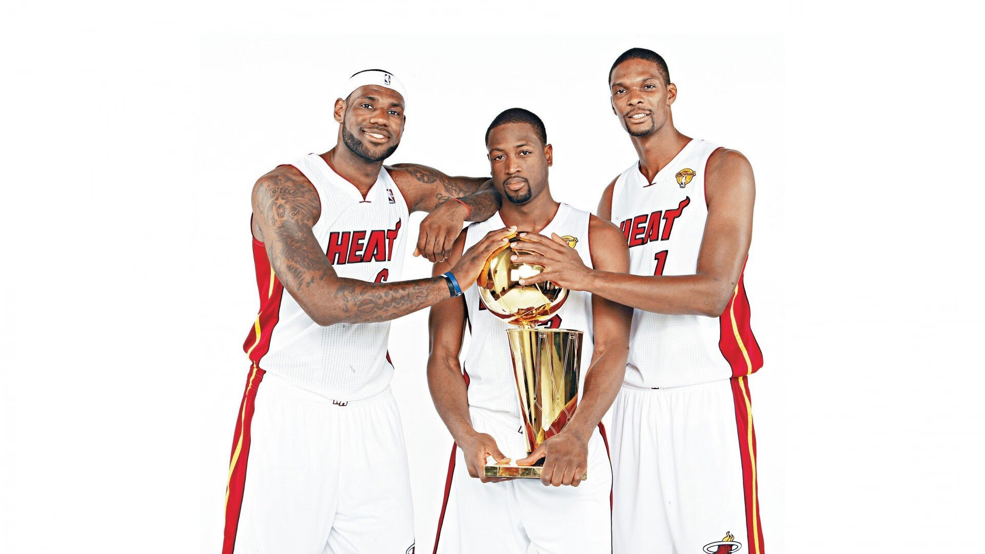 出色发挥首场状态出色，TL观众沸腾！，浓眉哥重返赛场全场沸腾不已